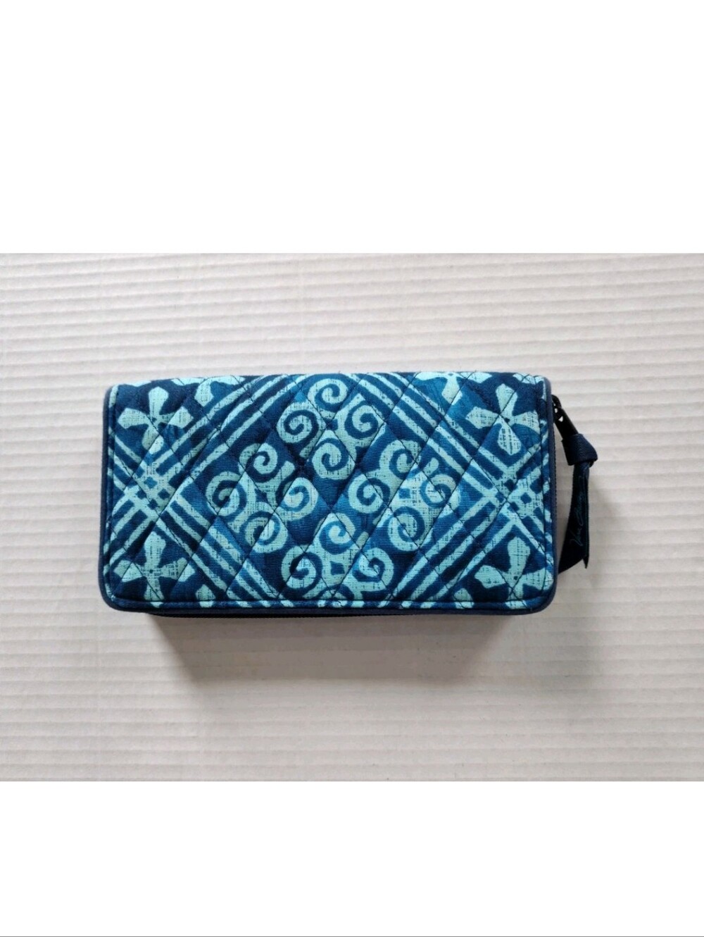 Vera Bradley Zip Around Wallet Blue Cuban Tile Pattern Zip Exterior Pocket RFID